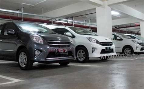 Mobil Sitaan Ditjen Pajak Dilelang Nissan Latio Rp 25 Juta Tribun