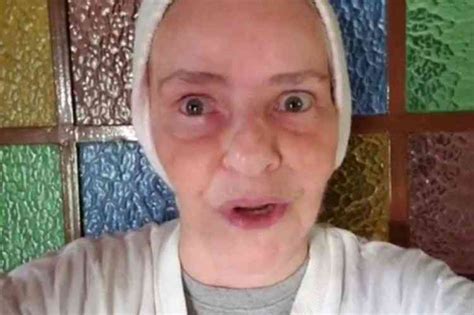 O signo de aquário, regido por urano e com seu elemento ar, é muito conhecido como o divisor de águas zodiacal pois, findando a era de peixes, vivida e conhecida como a era do. Cantora Angela Ro Ro leva quatro pontos na cabeça, depois ...