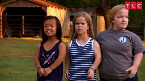 7 Little Johnstons (TV Series 2015 - Now)