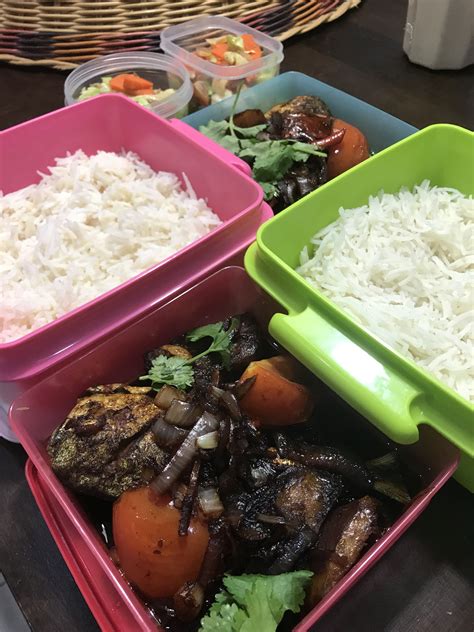 Ikan talapia masak 3 rasa yang simple dan mudah | hari ahad baru ni encik suami request nak makan ikan talapia masak 3 rasa. Ikan kembong masak kicap + Sayur campur | Food, Chicken, Rice