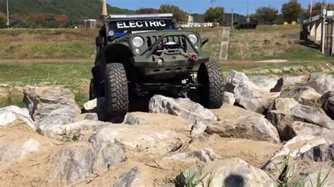 jeep jk wrangler electric vehicle conversion rock crawling youtube