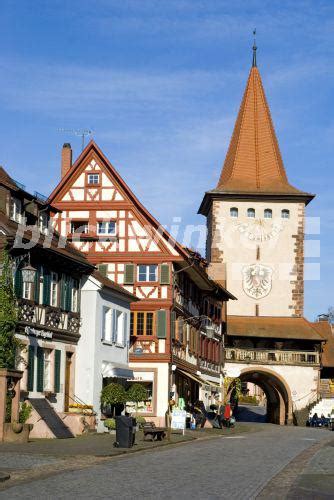 Even if you don't choose the spa option, it's a nice town to relax in with its many restaurants and service oriented hotels. blickwinkel - mittelalterliche Stadt mit Obertor ...