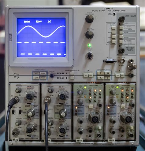 Dual Beam Oscilloscopes