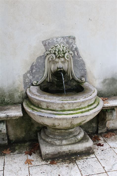 The Italian Drinking Fountain La Fontanella Italiana Italy Travel