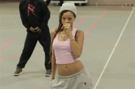 Rihanna ‘diamonds Tour Rehearsal Watch The Sexy Singer Dance