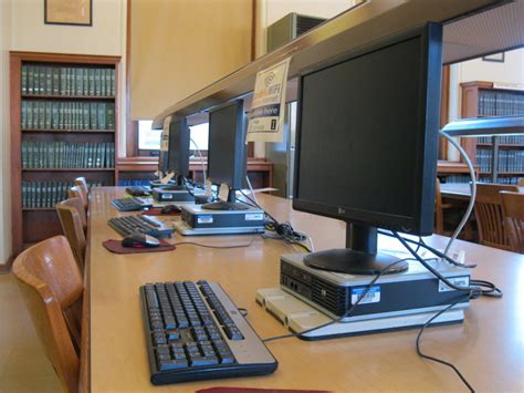Why You Should Care About Public Computers Disappearing From Libraries