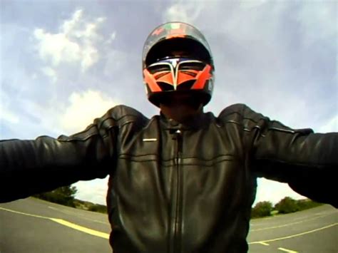 Learning how to wheelie suzuki bandit 600cc moto vlog unfortunately i lost most of the audio from my helmet go pro mic issues. Bandit 600 - Wheelie School - On Board - YouTube