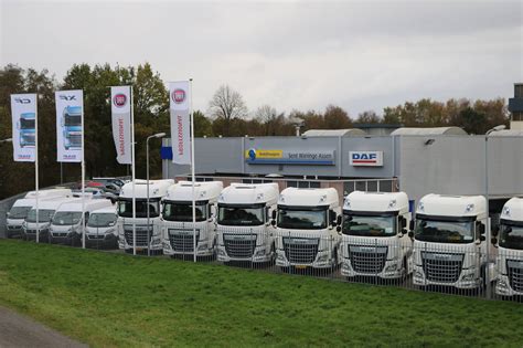 De rij wordt steeds langer met jong... - Bakker Used Trucks