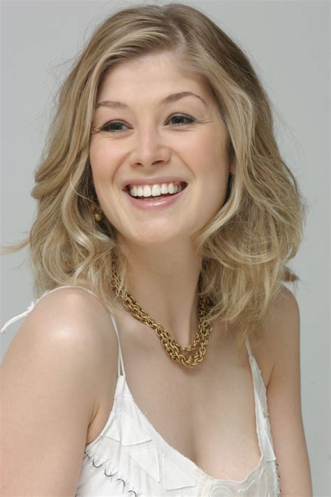 Born on january 27, 1979 in london, england, actress rosamund mary elizabeth pike is the only child of a classical violinist mother, caroline (friend), and an opera singer father, julian pike. Rosamund Pike | NewDVDReleaseDates.com