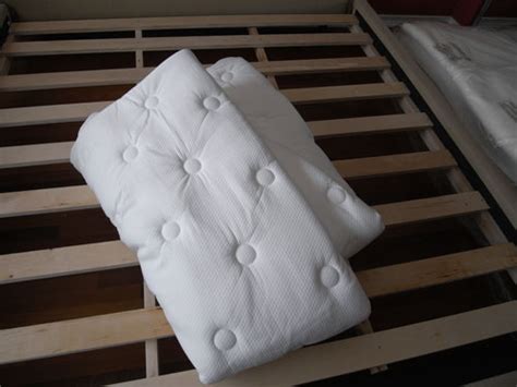 The king sized mattress sits on a wooden foundation and gives my. The Costco Version of the Tempurpedic / Sleep Number Bed ...