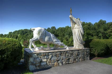 Saint Anthony And Miracle Of The Mule 1 This Statue Is Loc Flickr
