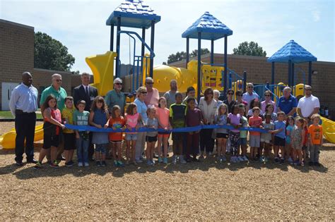 Gretna Elementary School Holds Ribbon Cutting On New Playground News