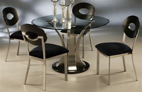 Sleek Round Glass Dining Tables That Make A Stylish