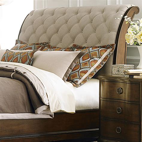 The sleigh bed from jorstad is the perfect furniture for start decorating your bedroom. Liberty Furniture Cotswold Transitional Queen Upholstered ...
