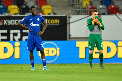 Gefertigt wurde die schale von adolf kunesch aus rodenbach. Bundesliga : Salif Sané et Schalke 04 relégués en ...
