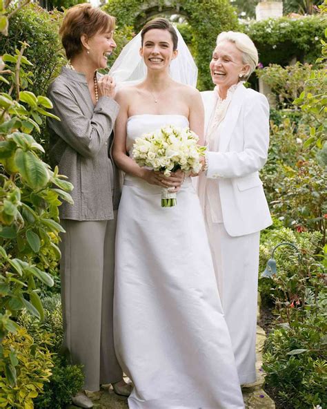 How To Include Both Your Mother And Your Stepmother In The Wedding Martha Stewart