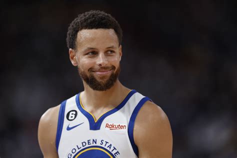 Stephen Curry Seems Happy Even After Getting A Technical Foul For Celebrating The Warriors