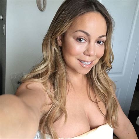 Mariah Carey Flaunts Her Curves Photosimagesgallery 65403