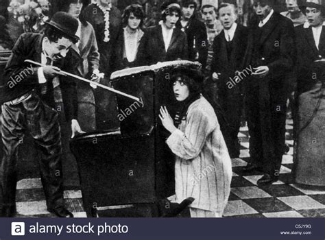 Charlie Chaplin Edna Purviance 1916 Stockfotografie Alamy