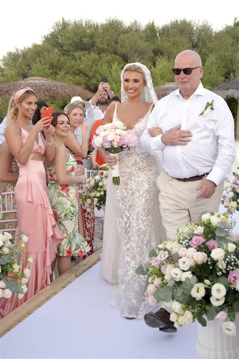 The holidaymakers called for greg and the faiers wedding party to be banned from the maldives as he. Billie Faiers and Greg Shepherd's wedding album: ALL the ...