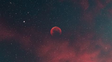 Download Wallpaper 2048x1152 Silhouette Blood Moon Minimal Starry