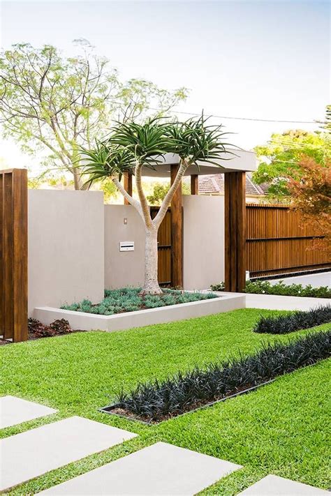Use these front yard landscape designs to get ideas for your own oasis of color and appeal for your front porch and yard. Pin by Carolyn Sterrett - Pool Lady on Garden | Minimalist ...