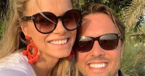 Ambassadeur bas smit sprak met dr. Nicolette van Dam overrompeld met honderden rode ...