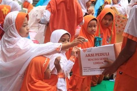 Sd Juara Jakarta Timur Galang Dana Untuk Bencana Lombok Republika Online