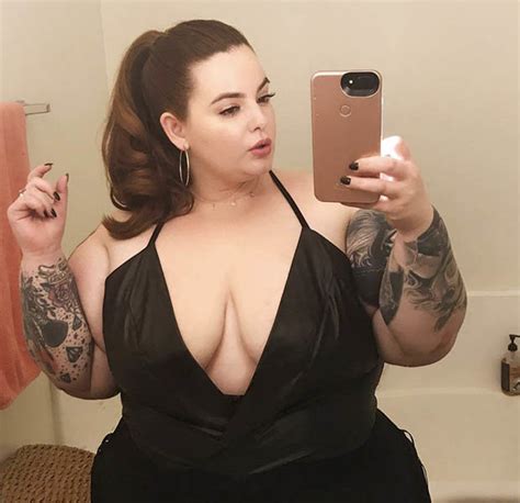 Tess Holliday Instagram Plus Size Model Wows In Sexy Boobs Display