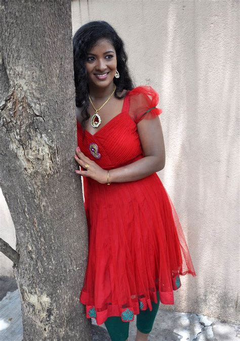 Kingdom Of Photo Albums Tamil Actress Inba Nila