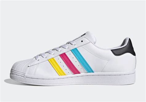 Adidas superstar has a timeless design and you can pair it with most of your outfits easily. adidas Superstar Inclusivity FU9521 FW5387 Release Date - SBD