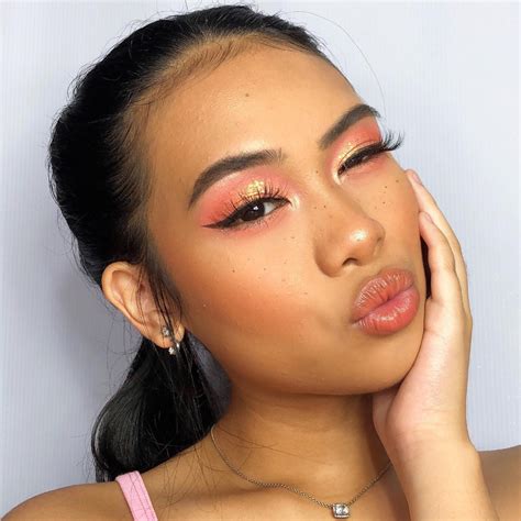 We're ca born and raised and wanted to give our home state the love it deserves. Baby Got Peach in 2020 | Peach makeup look, Peach makeup ...
