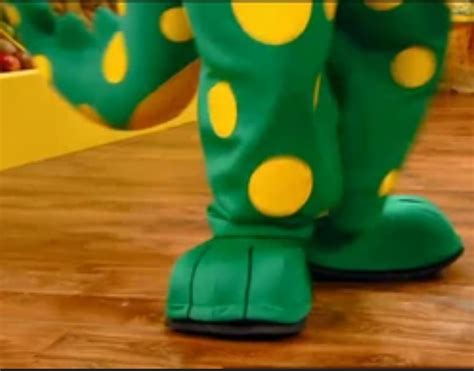 Dorothy The Dinosaurs Feet By Justinproffesional On Deviantart