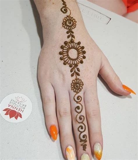 Henna tattoo design usually doesn't look so good on just palm. simple henna tattoo