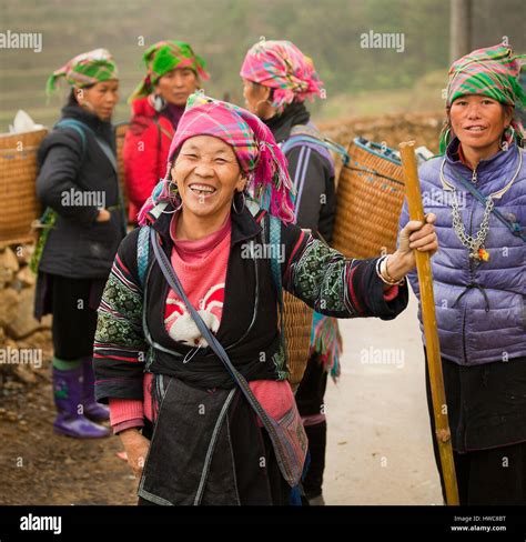 Residentes De Hmong Hilltribe Fotografías E Imágenes De Alta Resolución
