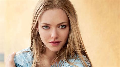 Amanda Seyfried Wallpaper Hd Wallpapers Images And Photos Finder