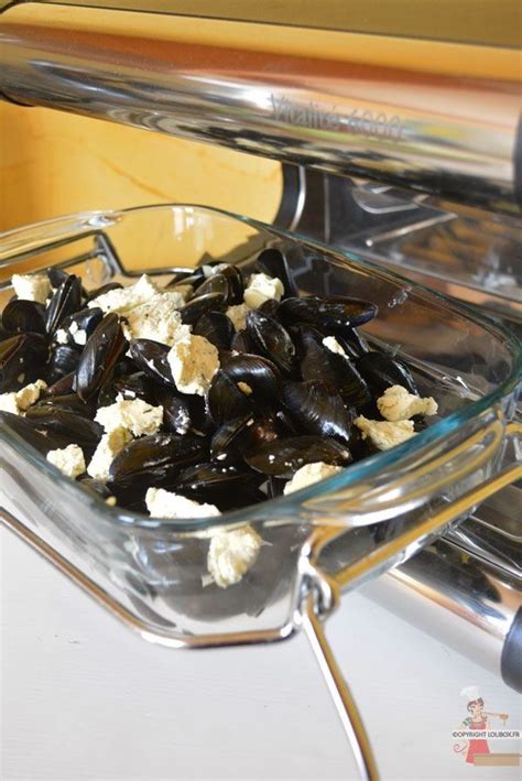 Alléluia, j'ai fini le boursin ! Recette de moules au boursin ail et fines herbes | Recette, Alimentation, Recette moules