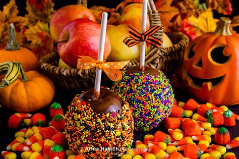 I made some halloween cupcakes topped with broken candy glass and blood. Halloween Candy Apples Pictures, Photos, and Images for ...