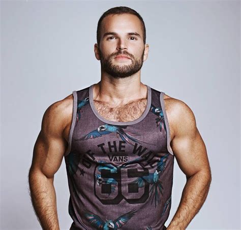 Le Masculin Hairy Hunks Mens Tops Minimal Outfit
