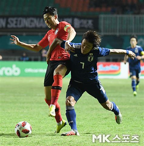 채팅포함 감스트vs김민교 챔스결승,lck결승 중계권 몰아주기빵 레전드 종합게임대전!! 황인범 `상대 골키퍼와 일대일 찬스` 한국-일본 - MK스포츠