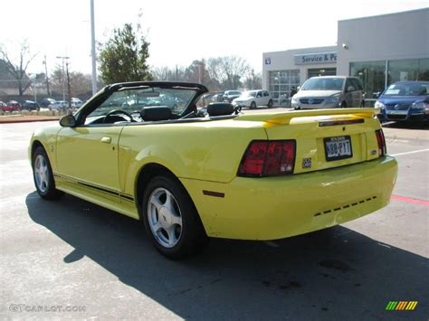 2001 Zinc Yellow Metallic Ford Mustang V6 Convertible 2813147 Photo 3