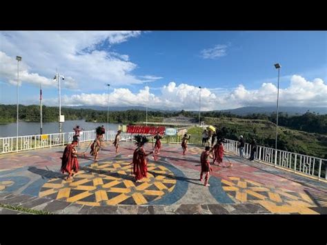 Tarian Kabasaran Khas Minahasa Sulawesi Utara Yang Tampil Di Bendungan