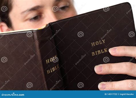 Lendo A B Blia Foto De Stock Imagem De Espiritual Espiritualidade