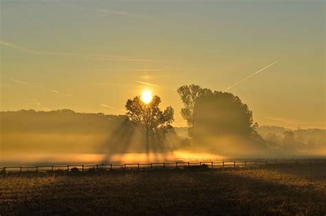 Sonnenaufgang Im Nebel Foto And Bild Landschaft Äcker Felder And Wiesen