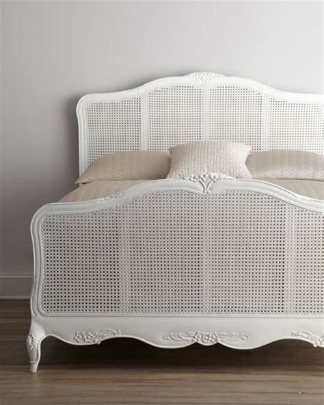 With a french cottage design style, this queen bed will make your heart jump. "Elliana" Queen Cane Bed