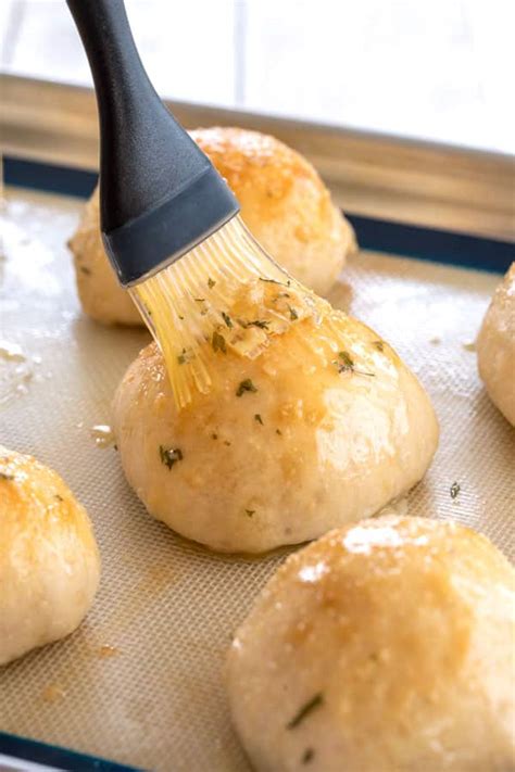 As much as i love a good biscuit, adding cheese and garlic takes these from regular ol' biscuits into crazy good garlic cheese bombs, a side that will truly be the star of your meal! Garlic Cheese Bombs stuffed with mozzarella! | Kitchen Gidget
