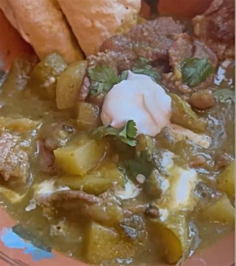 Carne En Salsa Verde Or Mexican Beef Stew In Green Salsa Familia Kitchen