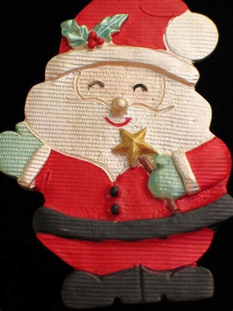 Star Holly Leaf Happy Fun Fat Sassy Waving Santa Claus Pin Brooch