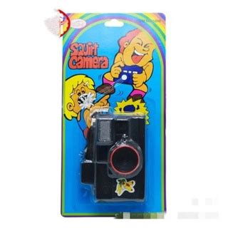 ๑Funny Party Trick Gag Gift Water Squirting Cell Phone Fake Spray Camera Water Rose Flower Joke