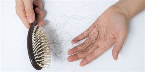 6 Tips Mengatasi Rambut Rontok, Tak Cukup Pakai Sampo Halaman all